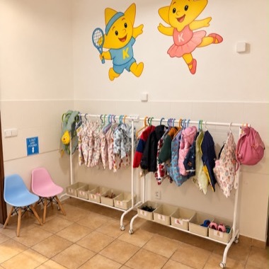 Cloakroom with Kentíci on the wall – every child has a hook and a box